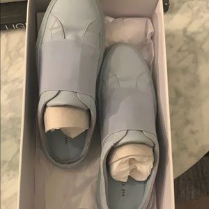 V-Steele, glacier blue